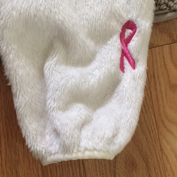 White Fuzzy North Face Jacket - Picture 7 of 8